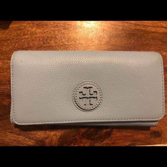 Tory Burch Handbags - Tory Burch wallet Tory Burch Handbags - Tory Burch wallet